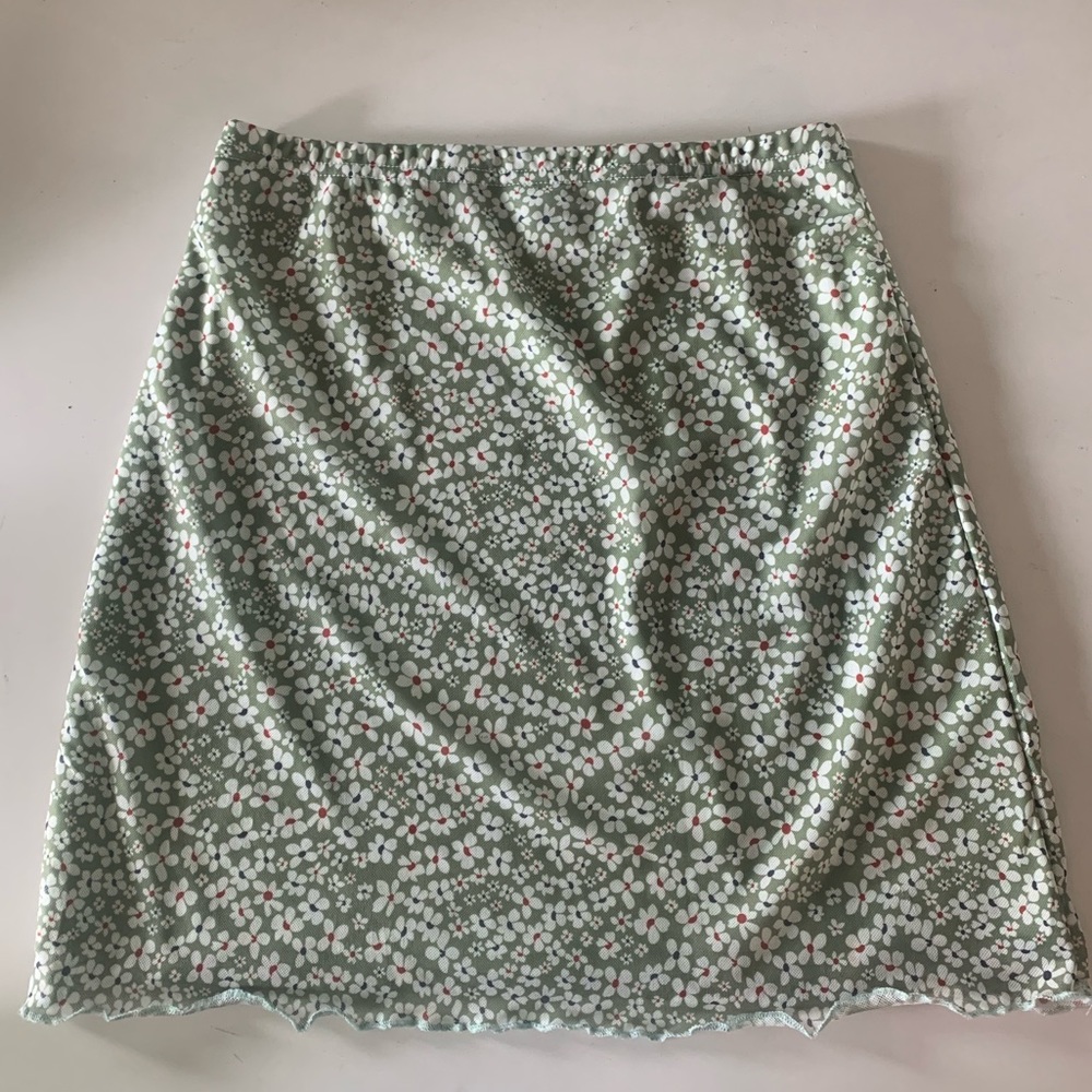 🤎 4/$18 Green Mini Skirt Floral Ribbed
